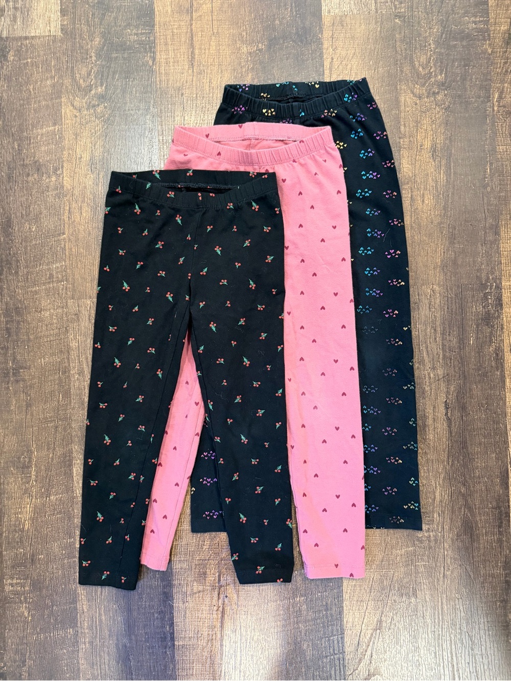 Kids 3-Pack Printed Leggings - Pink hearts, black cherrys, black metallic hearts